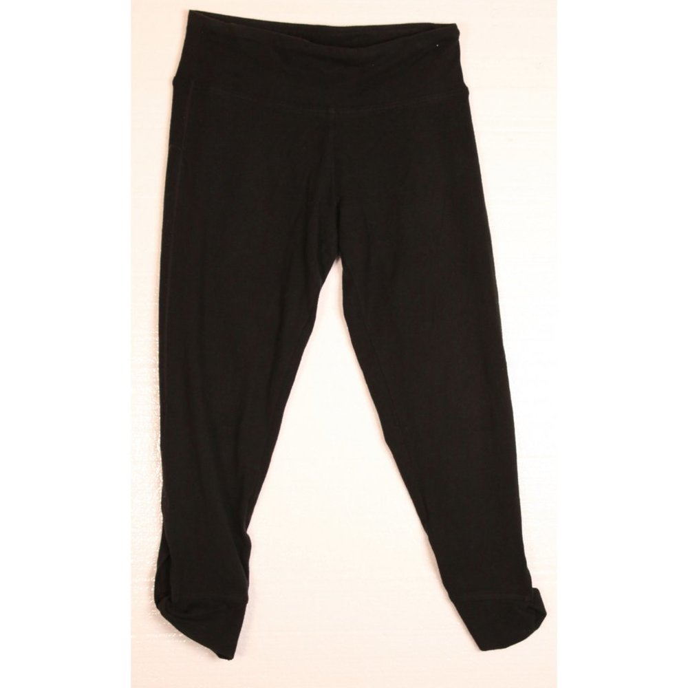 Victoria Sport Capri Crops Inseam 19" Black twist bottoms xs
